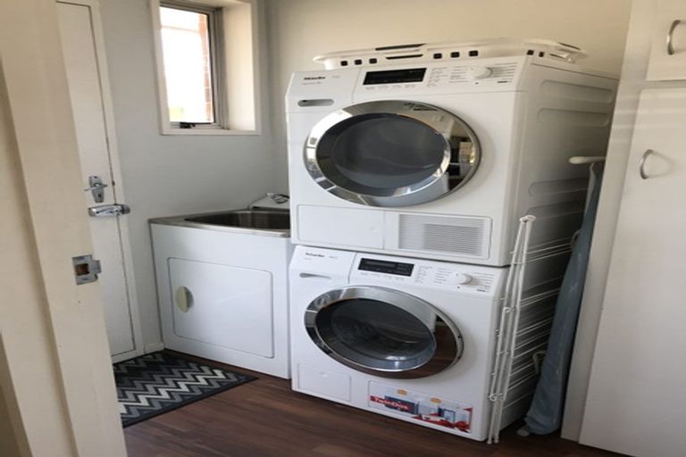 Photo of property in 14a Heaphy Place, Casebrook, Christchurch, 8051