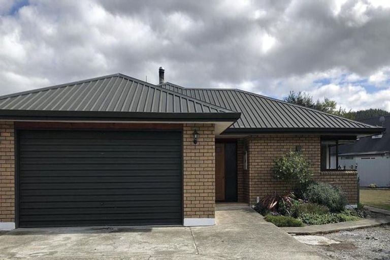 Photo of property in 17b Martin Avenue, Wakefield, 7025