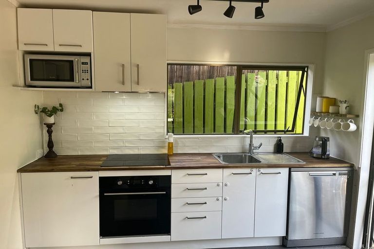 Photo of property in 2/81 Waipa Street, Birkenhead, Auckland, 0626