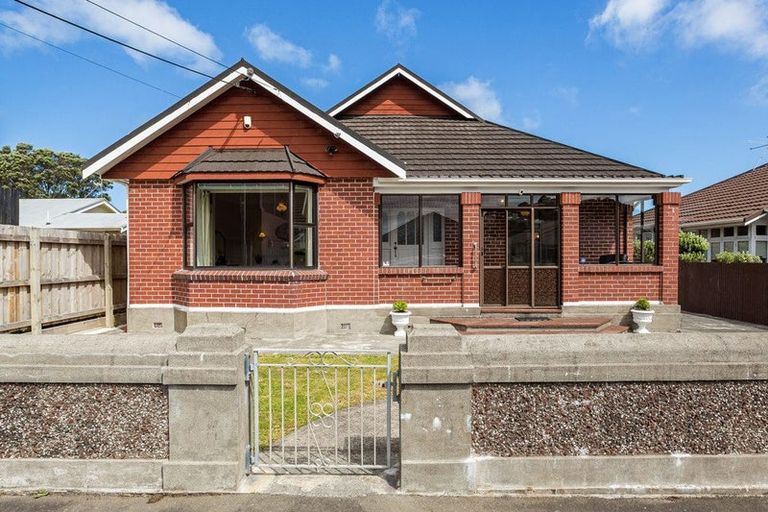 Photo of property in 53 Mersey Street, Island Bay, Wellington, 6023