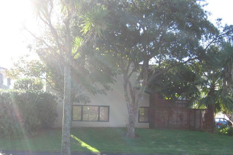Photo of property in 2/22 Sea Spray Drive, Bucklands Beach, Auckland, 2012