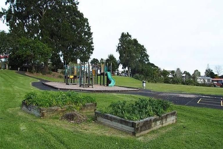 Photo of property in 1/42 Starforth Place, Henderson, Auckland, 0612