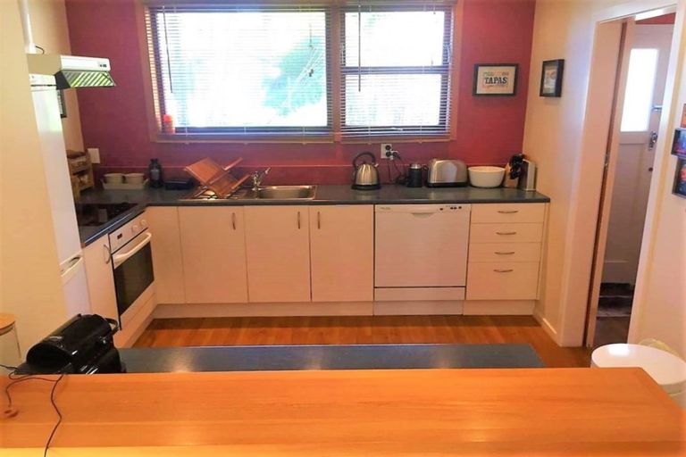 Photo of property in 30 Voltaire Street, Karori, Wellington, 6012