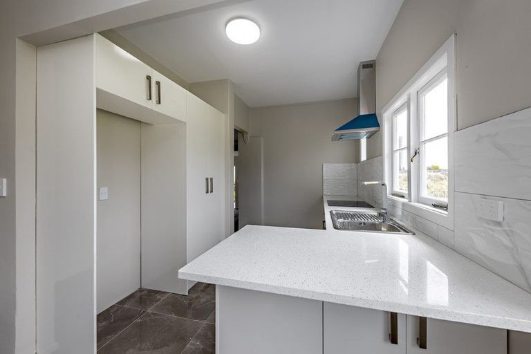 Photo of property in 2/16 Gordon Road, Papatoetoe, Auckland, 2025