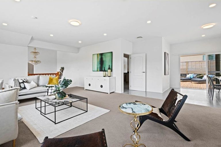 Photo of property in 14 Kinleith Way, Albany, Auckland, 0632