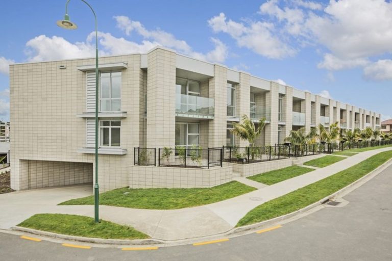 Photo of property in 9 Bickerton Way, Flat Bush, Auckland, 2019
