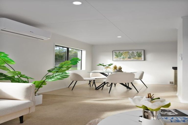 Photo of property in 2/33 Lavelle Road, Henderson, Auckland, 0612