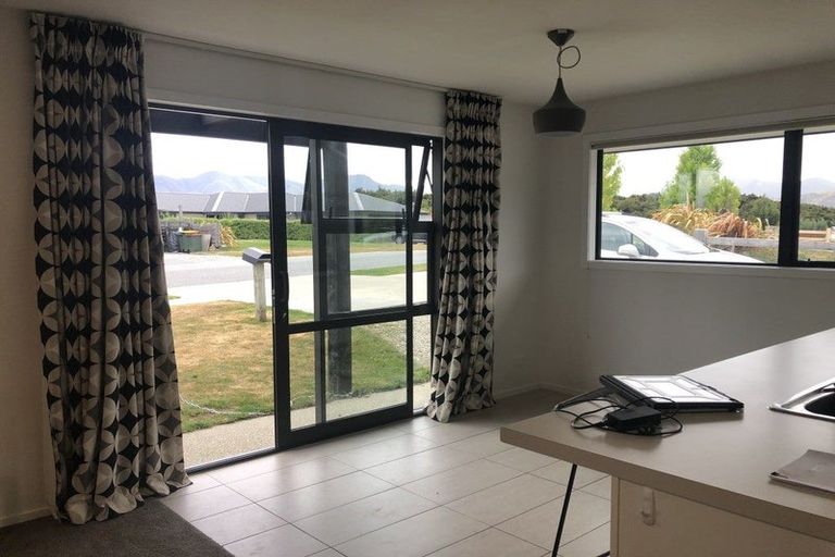 Photo of property in 52 Minaret Ridge, Wanaka, 9305