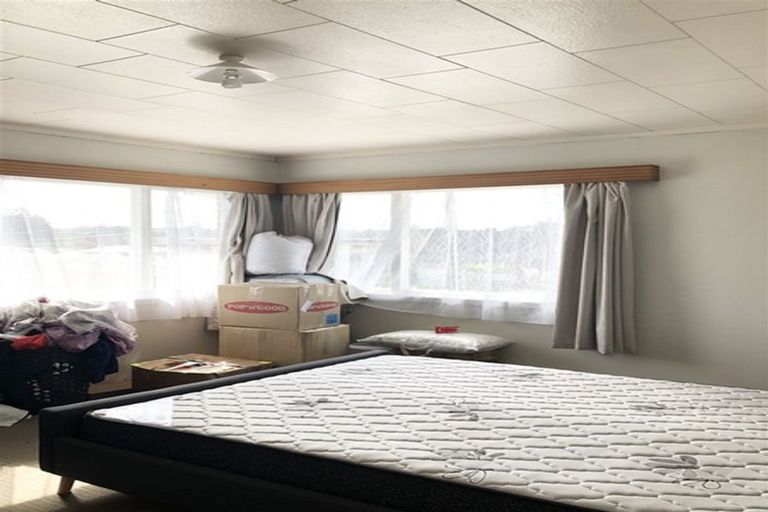 Photo of property in 75 Larnoch Road, Henderson, Auckland, 0610