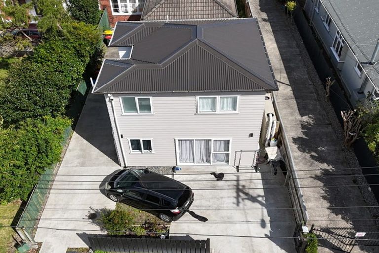 Photo of property in 9b Raymond Terrace, Northcote, Auckland, 0627