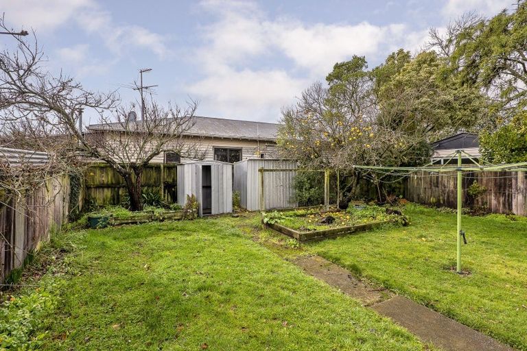 Photo of property in 337 Ferry Road, Waltham, Christchurch, 8011