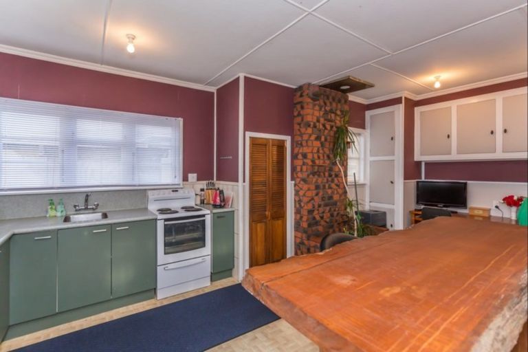 Photo of property in 30 Hannan Street, Levin, 5510