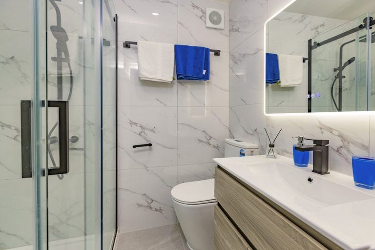 Photo of property in 1/2 Hunua Road, Papakura, 2110