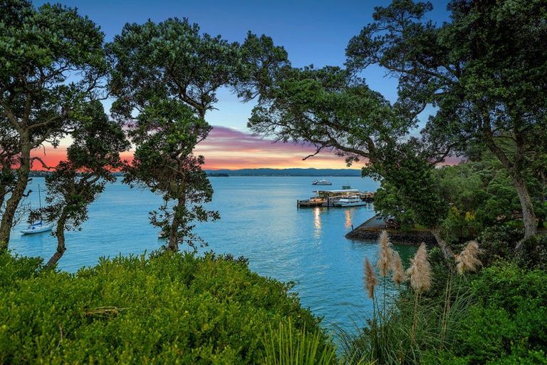 Photo of property in 3 Hinemoa Street, Birkenhead, Auckland, 0626