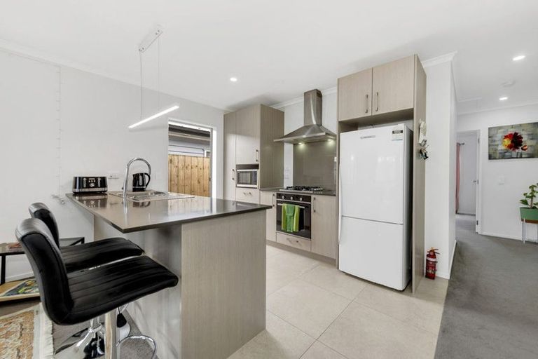Photo of property in 13 Kapowai Boulevard, Takanini, 2112