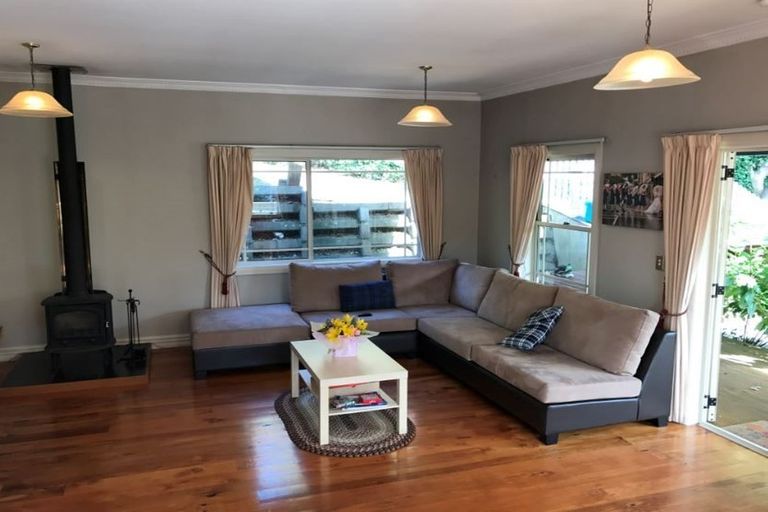 Photo of property in 294a Main Road, Tawa, Wellington, 5028