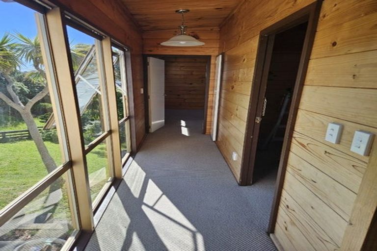 Photo of property in 33 Eskdale Road, Papakowhai, Porirua, 5024