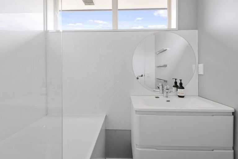 Photo of property in 83a Wilsons Road, Saint Martins, Christchurch, 8022