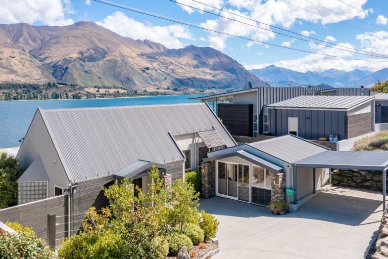 Photo of property in 32 Lismore Street, Wanaka, 9305