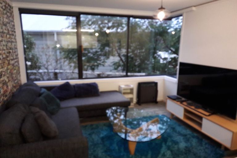 Photo of property in 2f2 Oriental Terrace, Mount Victoria, Wellington, 6011
