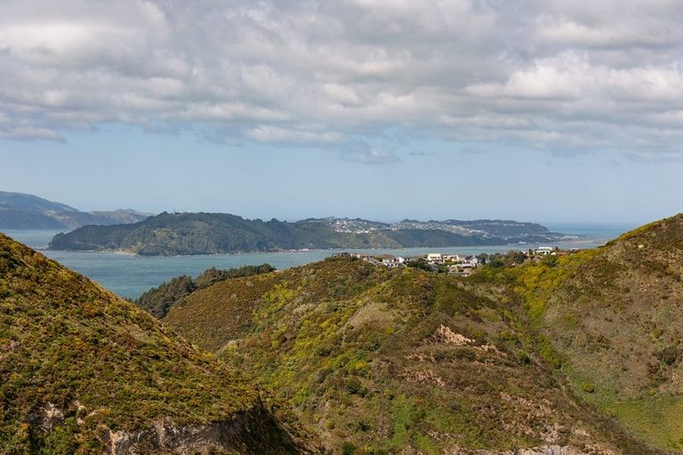 Photo of property in 25f2 Kitchener Terrace, Johnsonville, Wellington, 6037