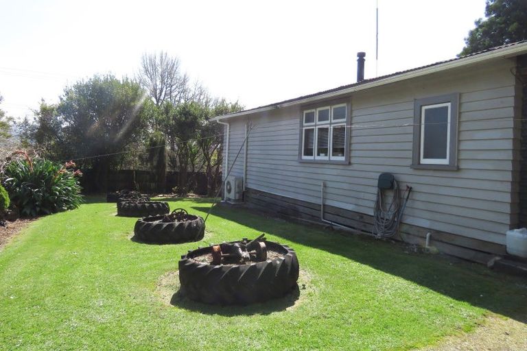 Photo of property in 15 Grey Road, Reefton, 7830