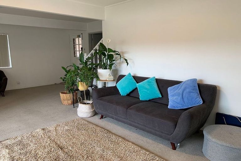 Photo of property in 2/116 Bucklands Beach Road, Bucklands Beach, Auckland, 2012