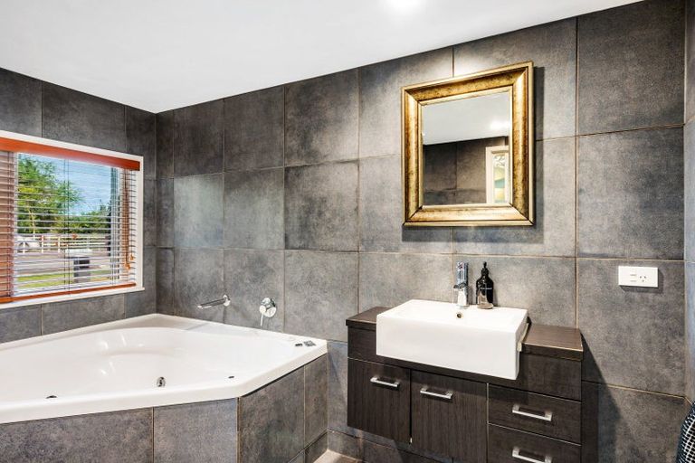 Photo of property in 125 Gloucester Street, Taradale, Napier, 4112