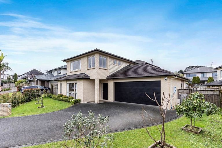 Photo of property in 11 Kouras Place, Flat Bush, Auckland, 2016
