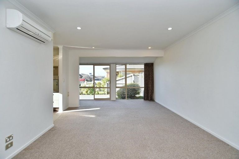 Photo of property in 3 Reeves Road, Rangiora, 7400