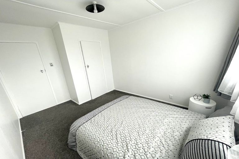 Photo of property in 1 Marlene Avenue, Te Atatu South, Auckland, 0610