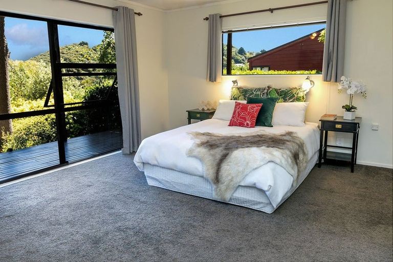 Photo of property in 42 Sailmaker Close, Whitby, Porirua, 5024