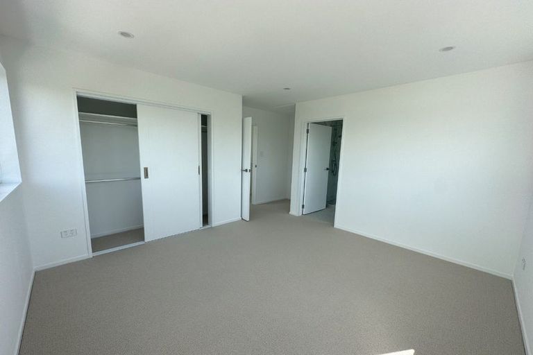 Photo of property in 2a Northgrove Avenue, Hillcrest, Auckland, 0627