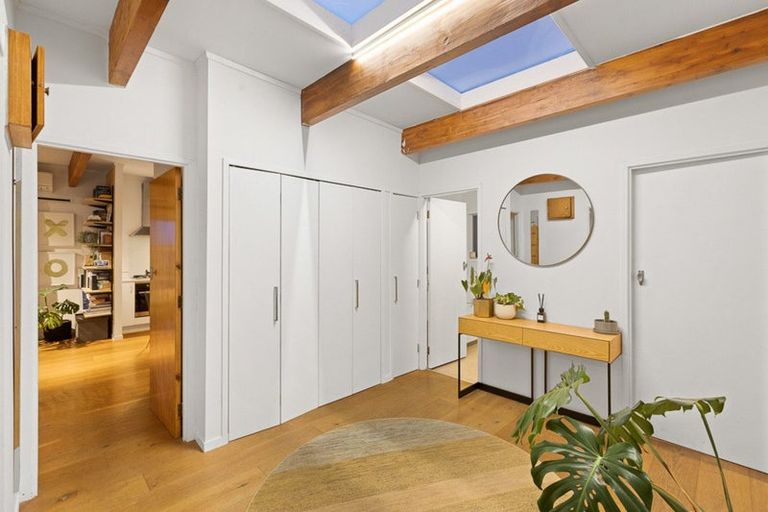 Photo of property in 5 Kotinga Avenue, Glen Eden, Auckland, 0602