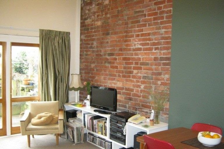 Photo of property in 170 Tasman Street, Mount Cook, Wellington, 6021