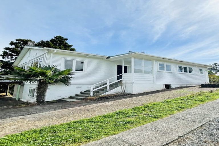 Photo of property in 57 Savoy Road, Glen Eden, Auckland, 0602