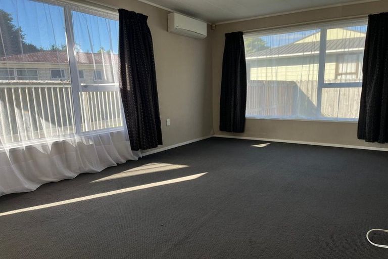 Photo of property in 70 Racecourse Road, Waiuku, 2123