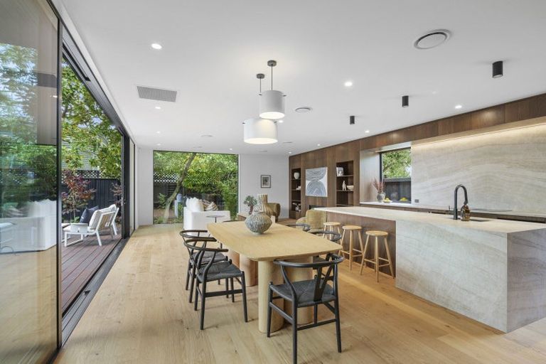 Photo of property in 26d Bryndwr Road, Fendalton, Christchurch, 8052