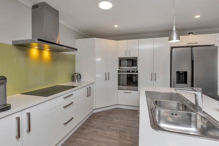 Photo of property in 5 Sando Way, One Tree Point, 0118
