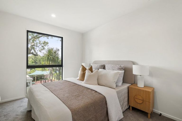Photo of property in 16-18 Handley Avenue, Narrow Neck, Auckland, 0624