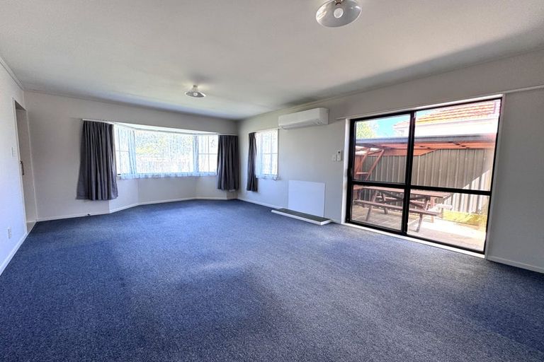 Photo of property in 1 Pinedale Parade, Milson, Palmerston North, 4414