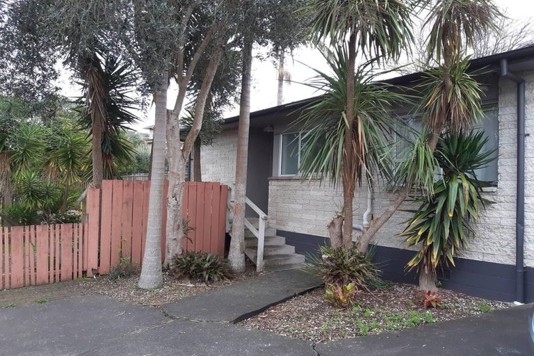 Photo of property in 2/21 Birman Close, Half Moon Bay, Auckland, 2012