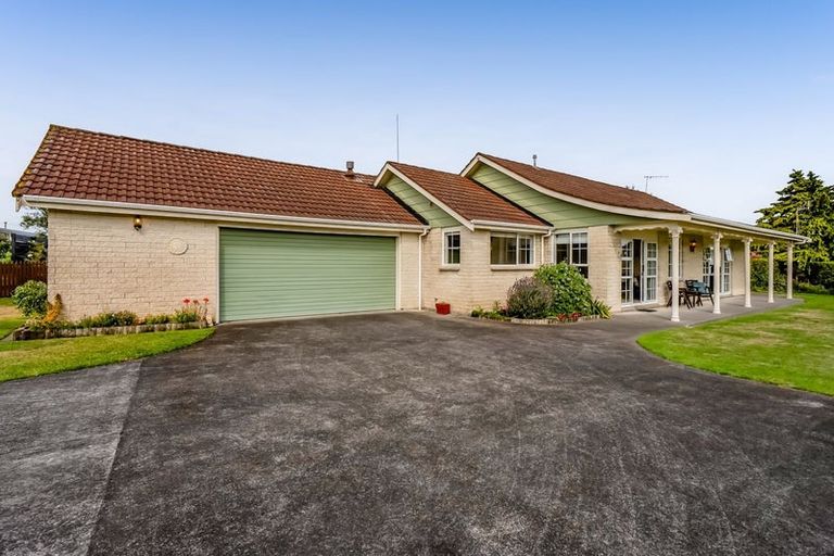 Photo of property in 13 Quin Crescent, Hawera, 4610