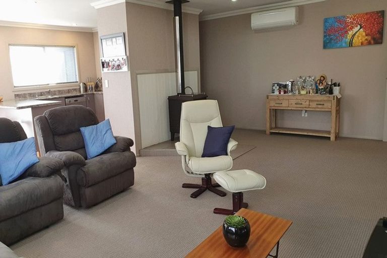 Photo of property in 13 Craig Street, Stratford, 4332