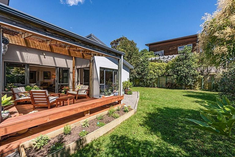 Photo of property in 11 Port Lane, Whitby, Porirua, 5024