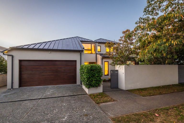 Photo of property in 1a Gillean Street, Havelock North, 4130