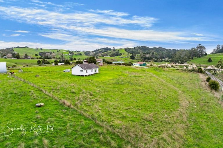 Photo of property in 32a Swamp Road, Mareretu, Maungaturoto, 0571