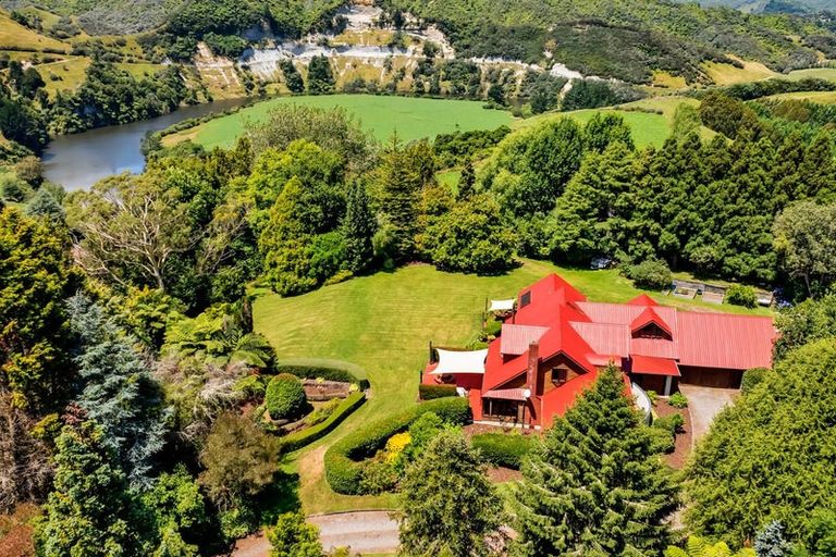 Photo of property in 505 Aorere Road, Ararata, Eltham, 4399