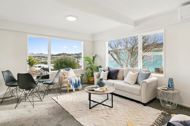 Photo of property in 49 Cypress Drive, Maungaraki, Lower Hutt, 5010