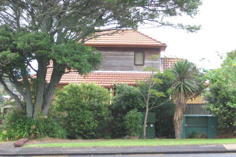 Photo of property in 4233a Great North Road, Glendene, Auckland, 0602